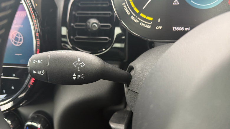 MINI Hatchback 135kW Cooper S Level 3 33kWh 3dr Auto Electric Hatchback